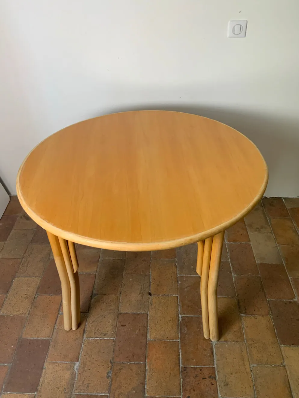 Table ronde de salle à manger