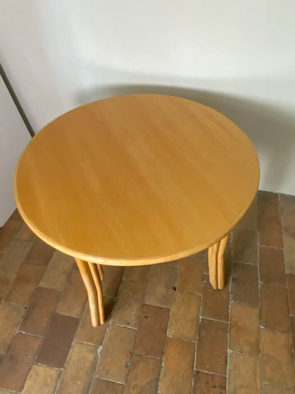 Table ronde de salle à manger
