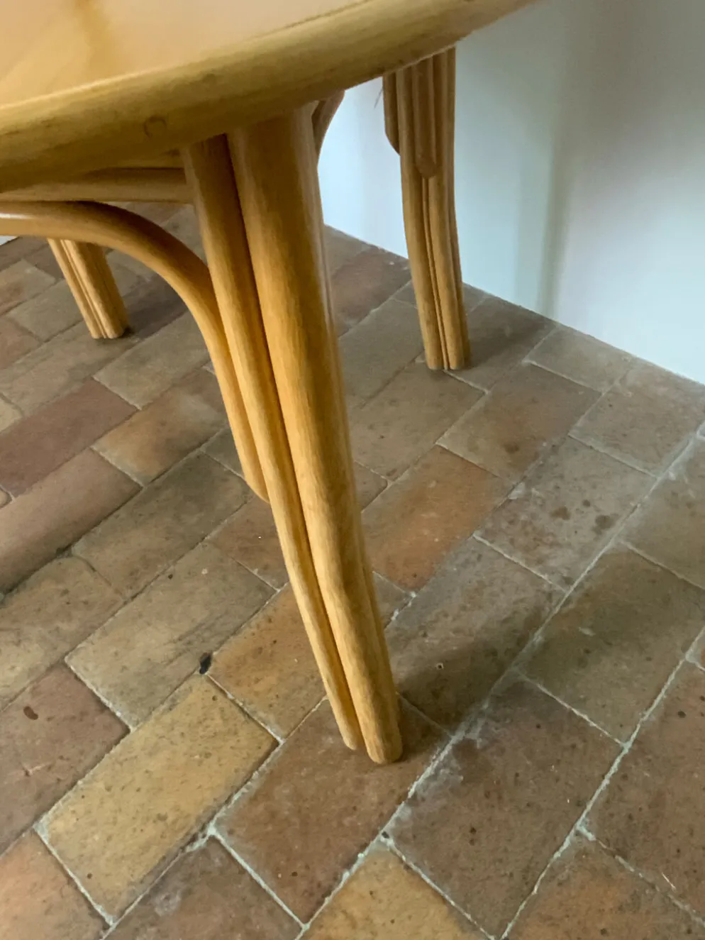 Table ronde de salle à manger