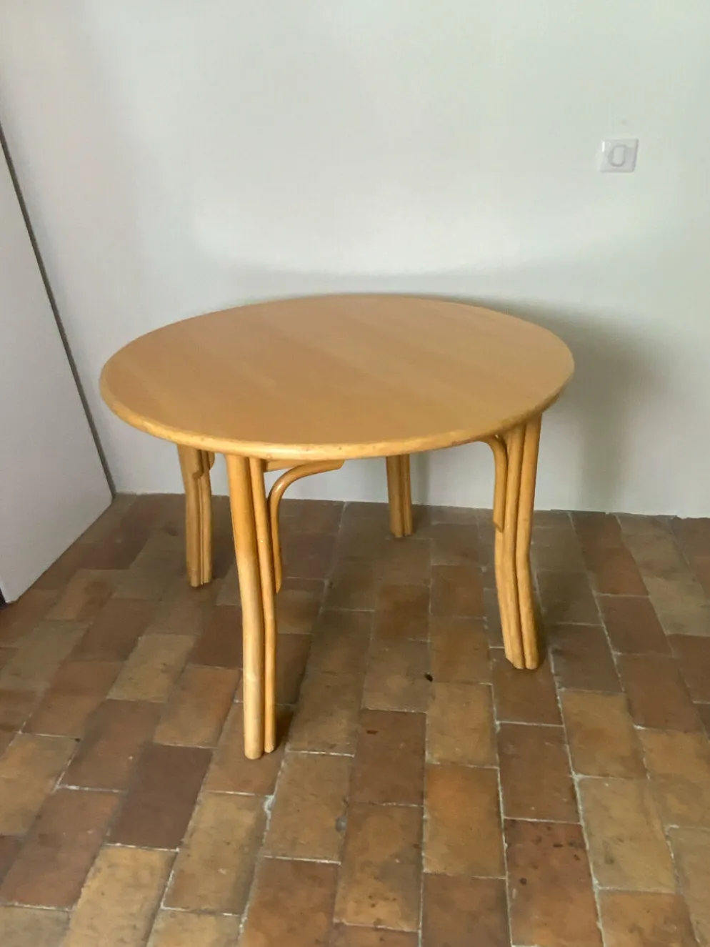 Table ronde de salle à manger