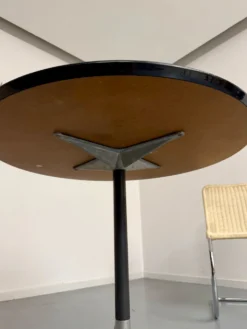 Table ronde design Eames Contract pour Herman Miller années 1960