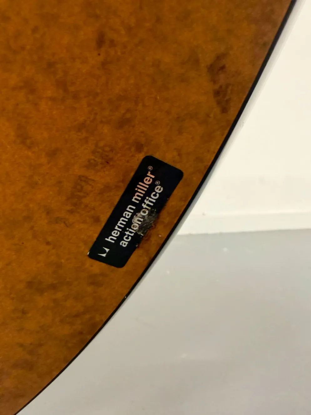 Table ronde design Eames Contract pour Herman Miller années 1960