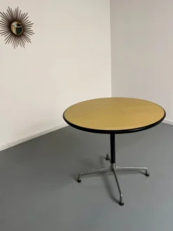 Table ronde design Eames Contract pour Herman Miller années 1960