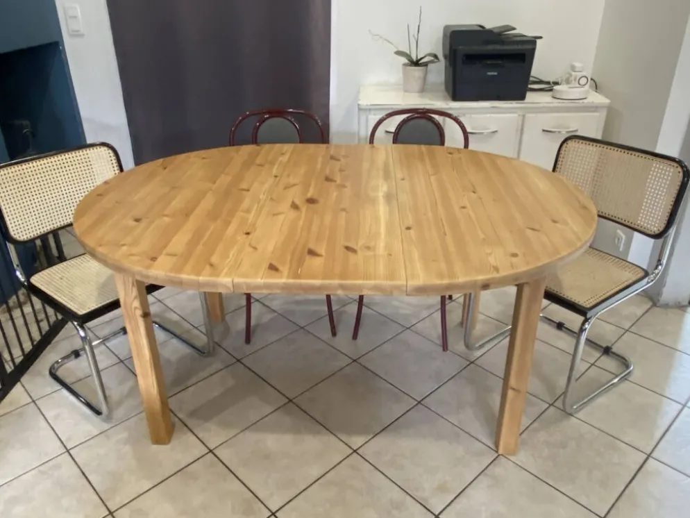 Table ronde dia 117cm extensible une rallonge en pin massif vintage an 1970