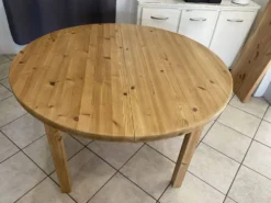 Table ronde dia 117cm extensible une rallonge en pin massif vintage an 1970