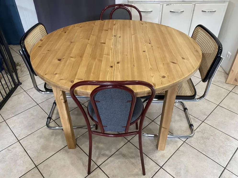 Table ronde dia 117cm extensible une rallonge en pin massif vintage an 1970