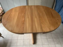 Table ronde en bois avec piétement style Baumann
