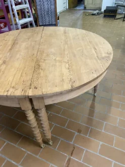 Table ronde en chêne