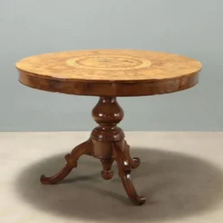 Table ronde en noyer avec marqueterie de Vittorio Emanuele II
