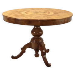 Table ronde en noyer avec marqueterie de Vittorio Emanuele II