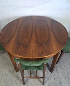 Table ronde extensible Art déco des années 1950, rénovée.