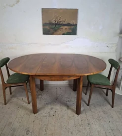 Table ronde extensible Art déco des années 1950, rénovée.