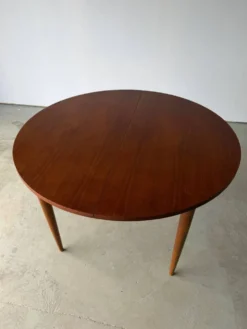 Table ronde extensible design scandinave en teck fabrication danoise