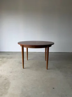 Table ronde extensible design scandinave en teck fabrication danoise