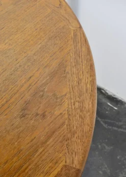 Table ronde extensible en teck danois des années 50.