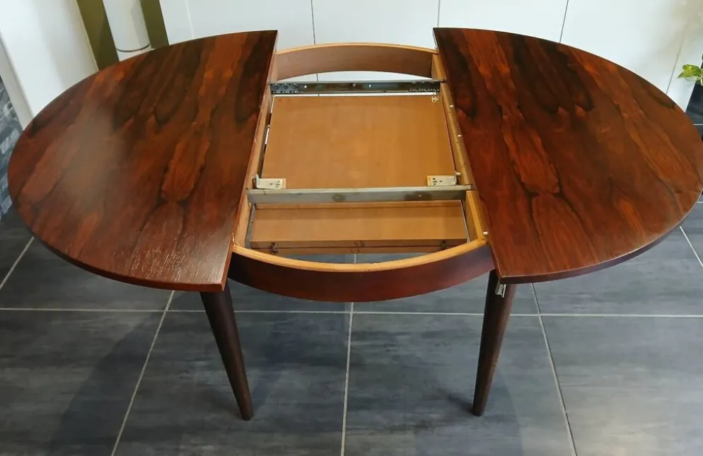 Table ronde extensible scandinave en Palissandre de Rio, années 70