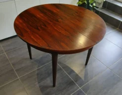 Table ronde extensible scandinave en Palissandre de Rio, années 70