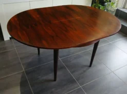 Table ronde extensible scandinave en Palissandre de Rio, années 70