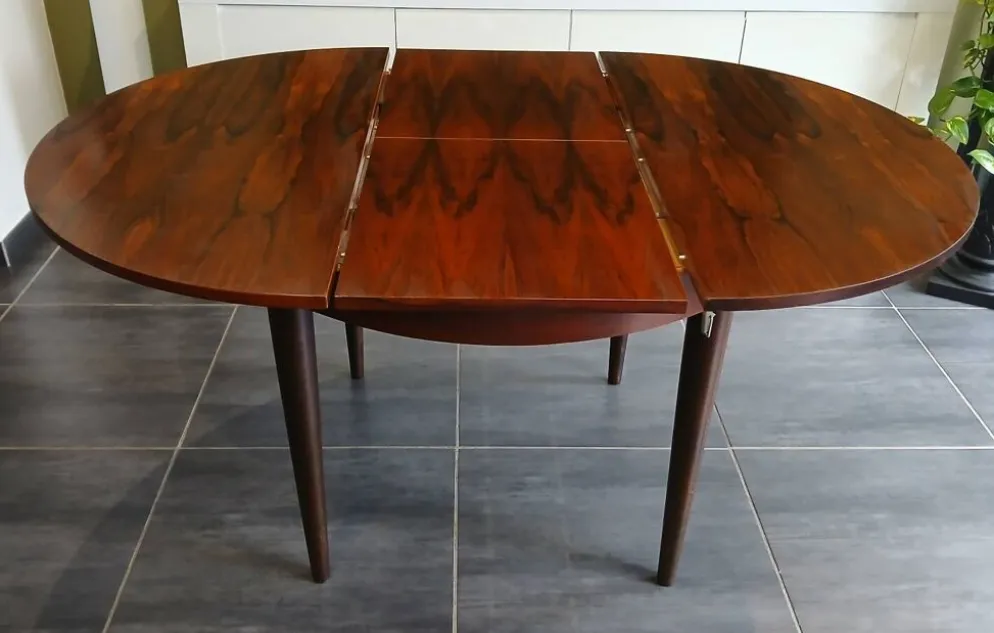 Table ronde extensible scandinave en Palissandre de Rio, années 70