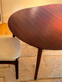 Table ronde extensible scandinave vintage en palissandre "Ingrid"