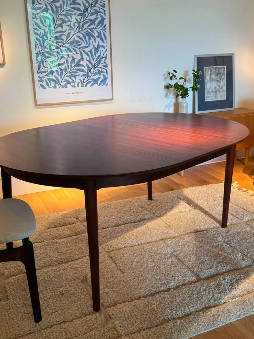 Table ronde extensible scandinave vintage en palissandre "Ingrid"