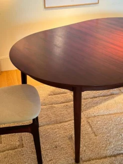 Table ronde extensible scandinave vintage en palissandre