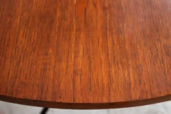 Table ronde élévatrice par Jürg Bally