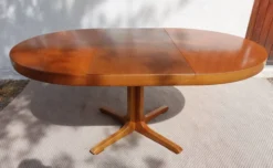table ronde ou ovale avec rallonge, pied central, design Baumann vintage