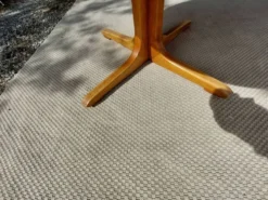 table ronde ou ovale avec rallonge, pied central, design Baumann vintage