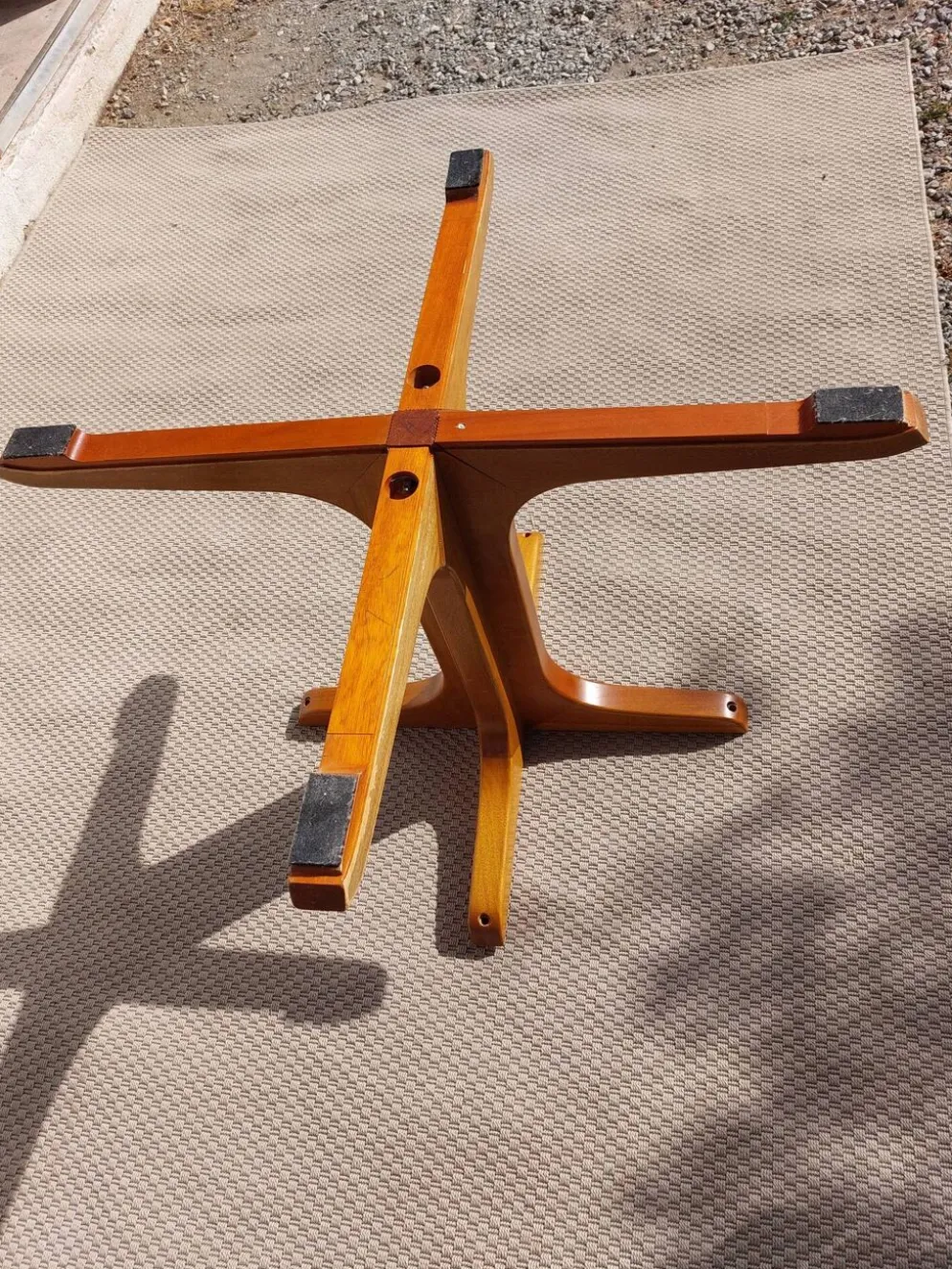 table ronde ou ovale avec rallonge, pied central, design Baumann + 4chaises