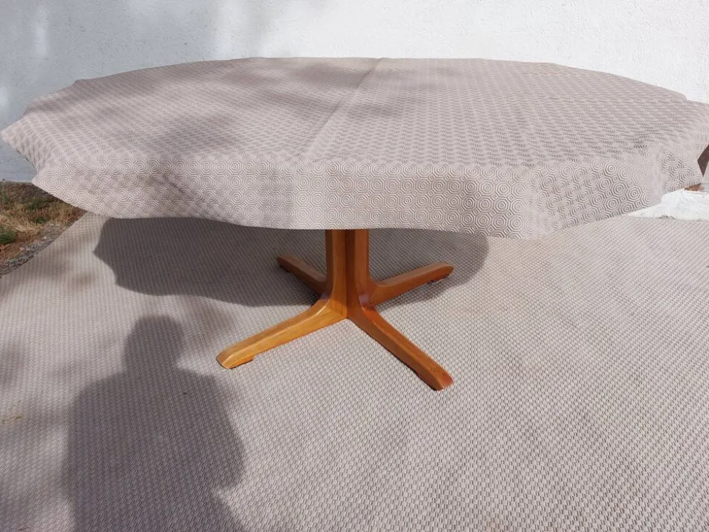 table ronde ou ovale avec rallonge, pied central, design Baumann + 4chaises
