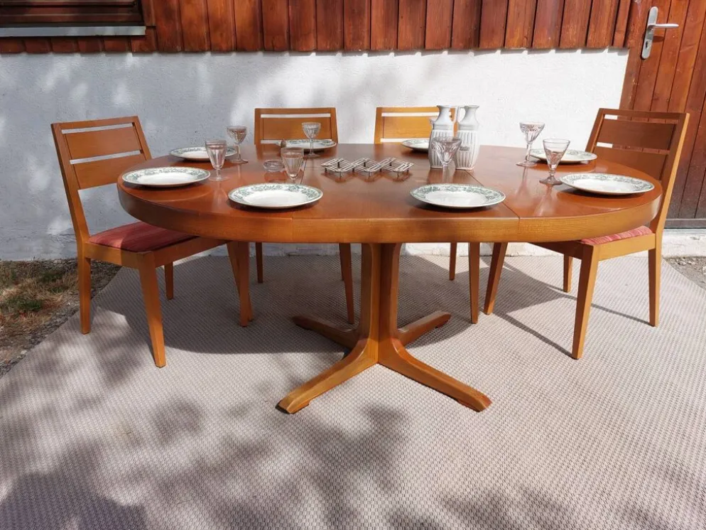 table ronde ou ovale avec rallonge, pied central, design Baumann + 4chaises