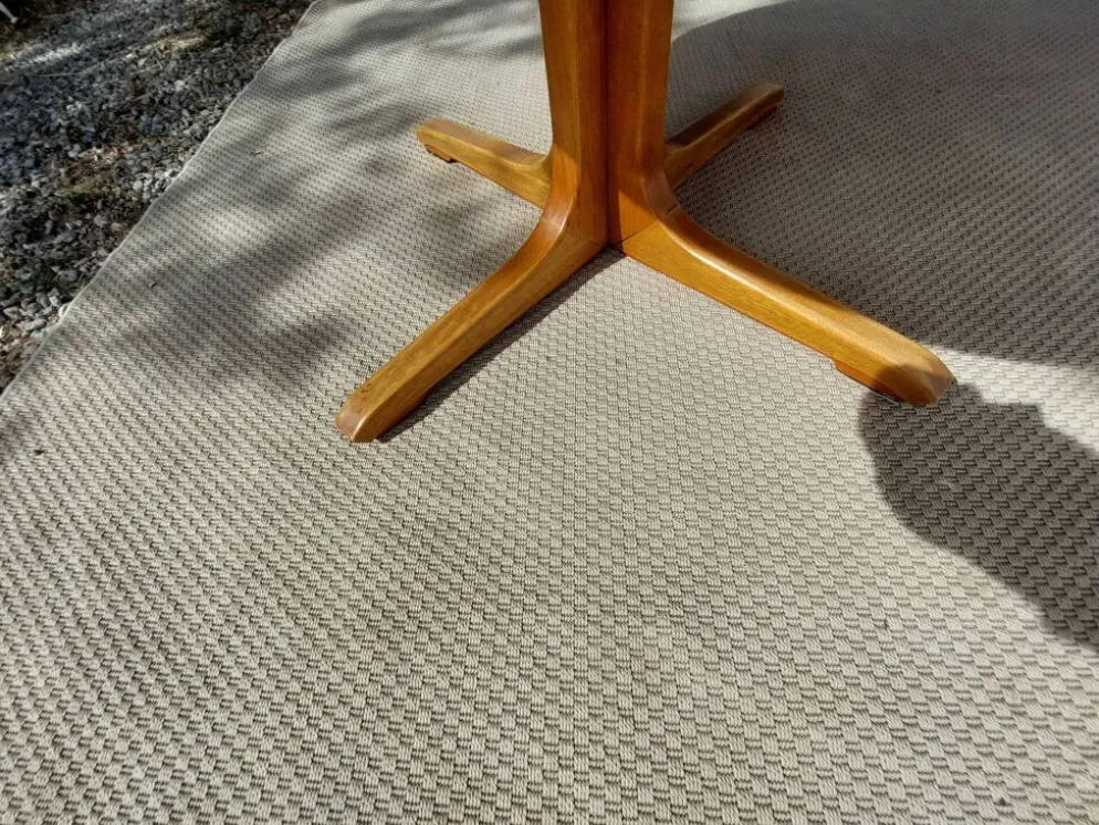 table ronde ou ovale avec rallonge, pied central, design Baumann + 4chaises