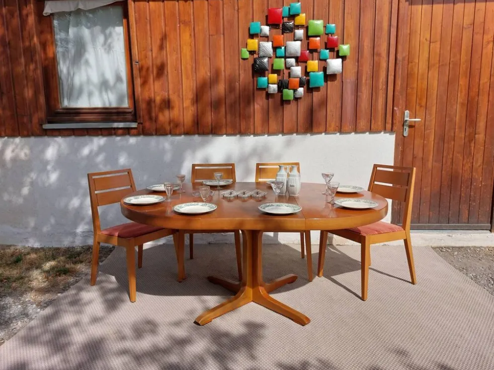 table ronde ou ovale avec rallonge, pied central, design Baumann + 4chaises