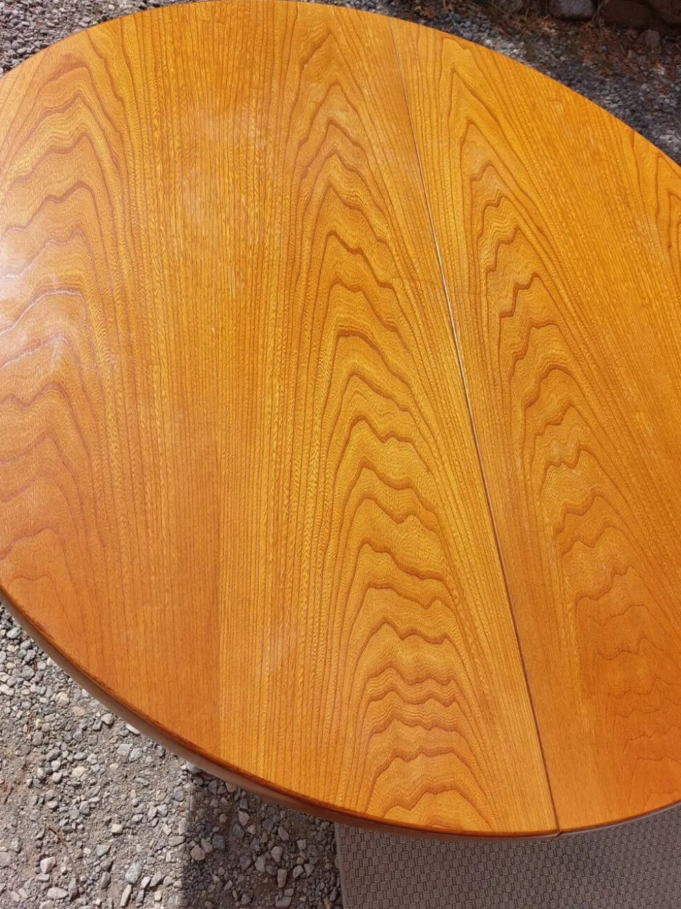 table ronde ou ovale avec rallonge, pied central, design Baumann + 4chaises