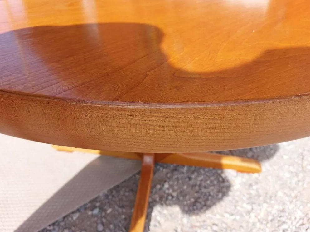table ronde ou ovale avec rallonge, pied central, design Baumann + 4chaises