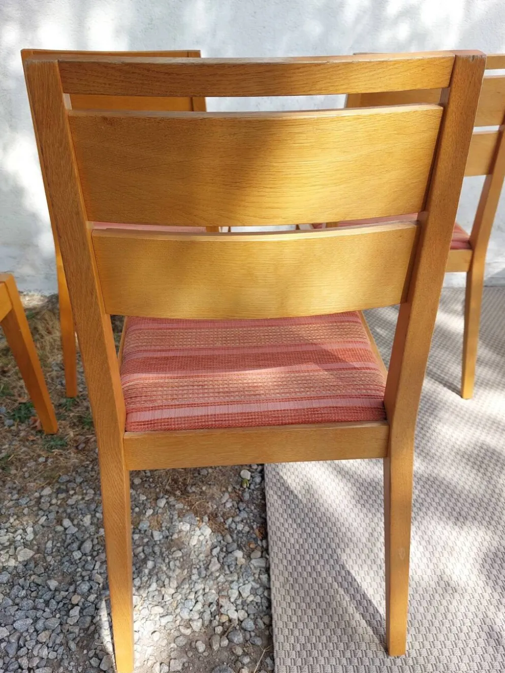 table ronde ou ovale avec rallonge, pied central, design Baumann + 4chaises