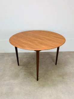 Table ronde scandinave en teck, 1960