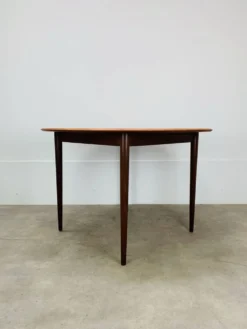 Table ronde scandinave en teck, 1960