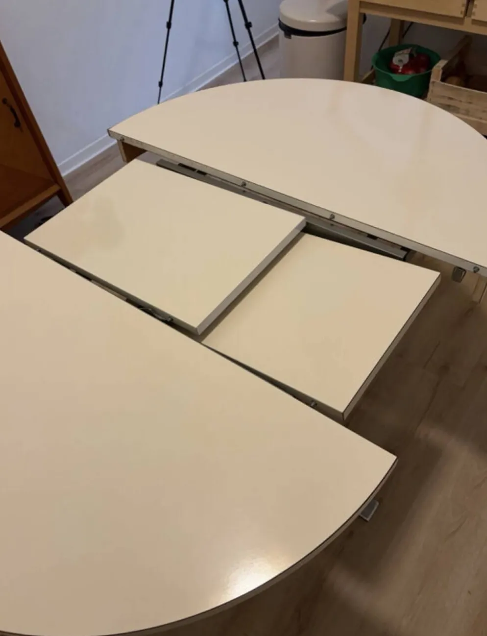 Table ronde Space age roche bobois rallonges intégré avec système 1970
