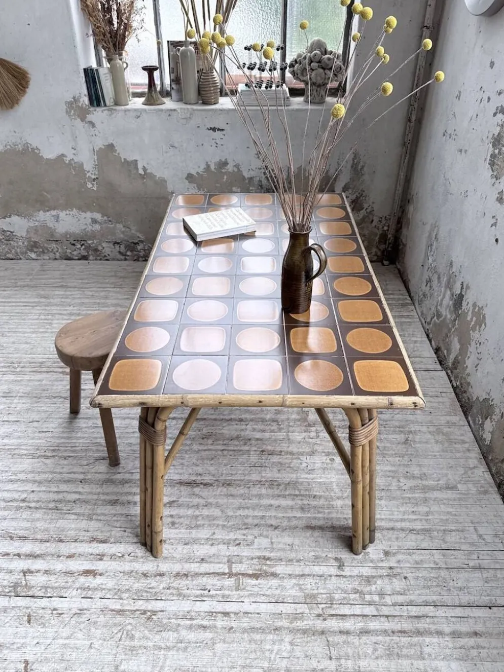Table rotin années 50 en céramique