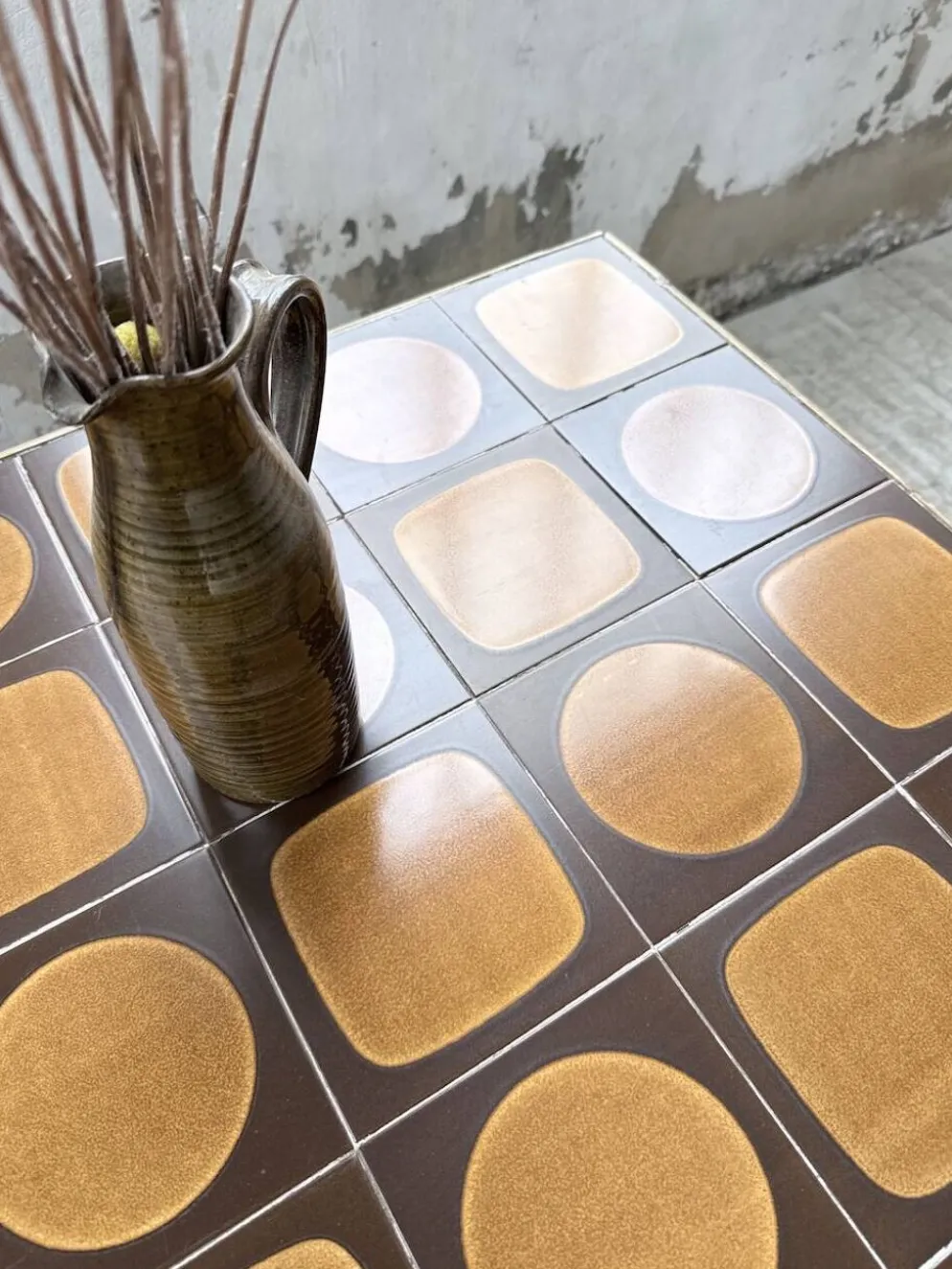 Table rotin années 50 en céramique