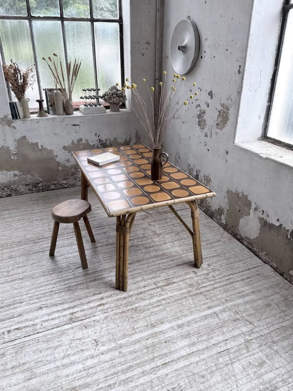 Table rotin années 50 en céramique