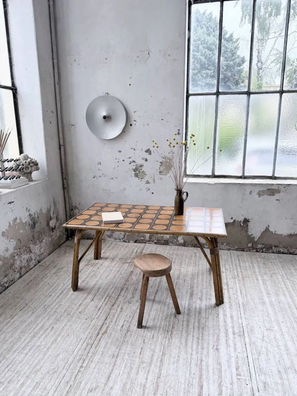Table rotin années 50 en céramique