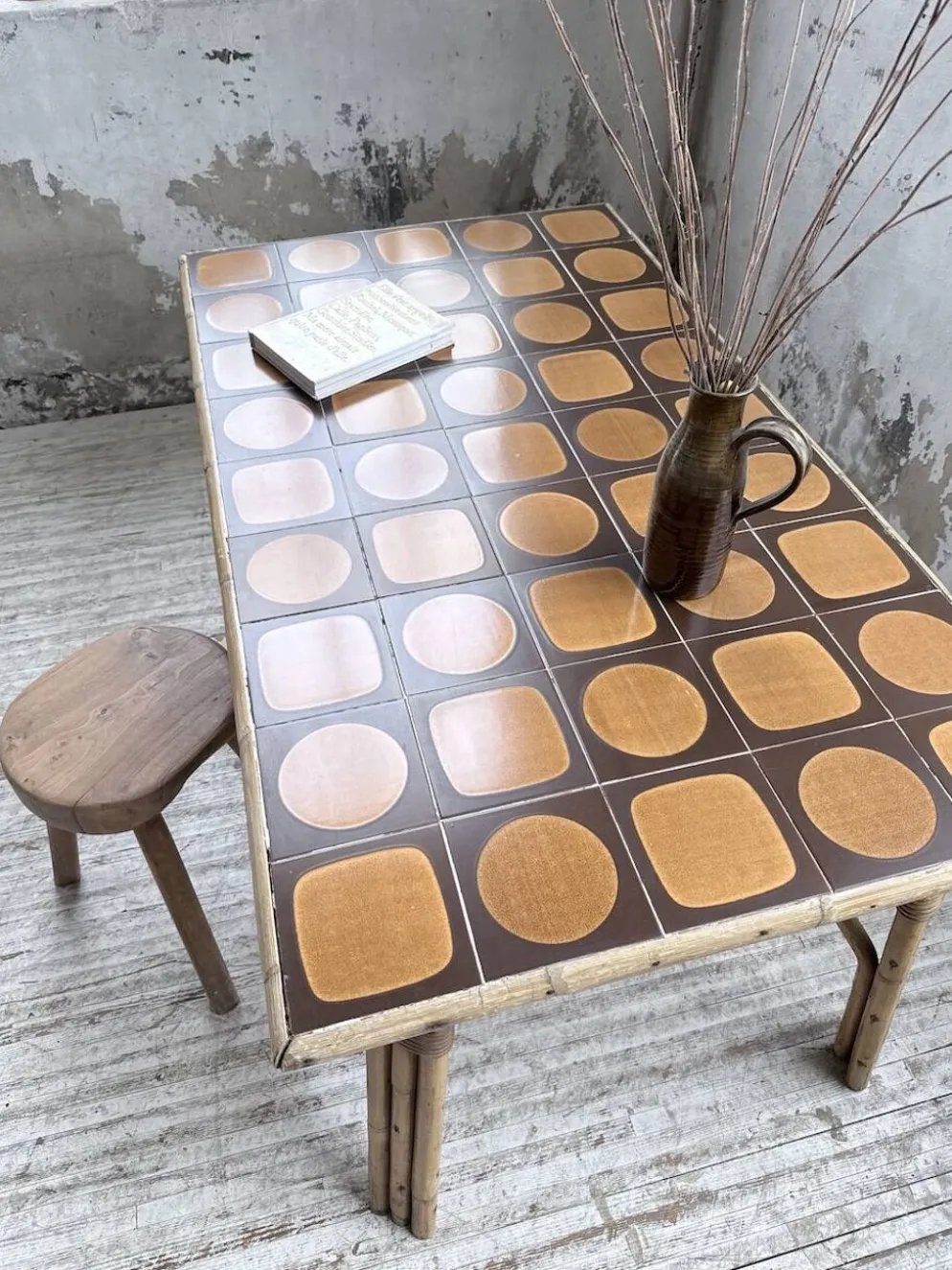 Table rotin années 50 en céramique
