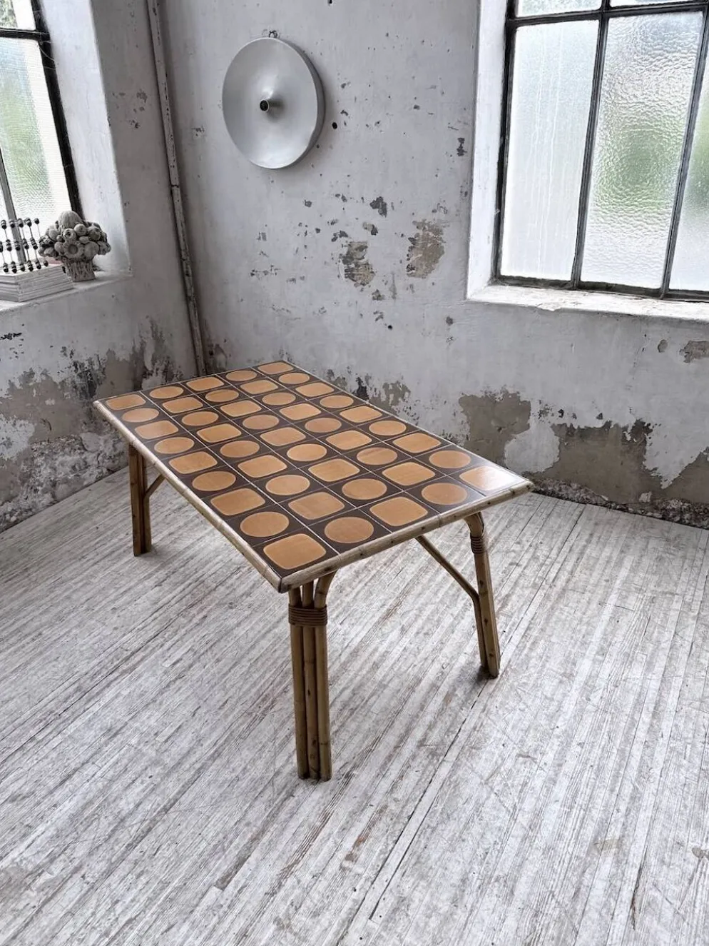 Table rotin années 50 en céramique