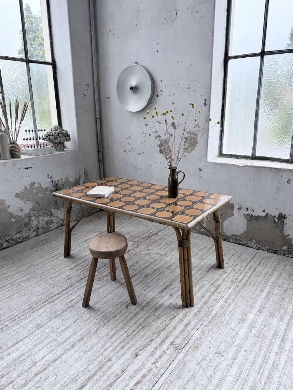 Table rotin années 50 en céramique