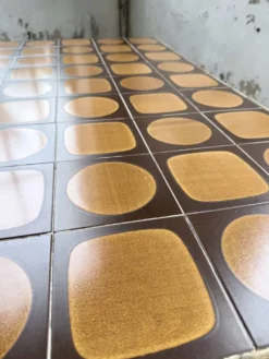Table rotin années 50 en céramique