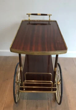 Table roulante en acajou et laiton dans le goût de la Maison Jansen