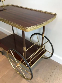 Table roulante en acajou et laiton dans le goût de la Maison Jansen